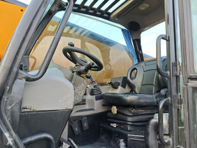Високопроходим мотокар JCB