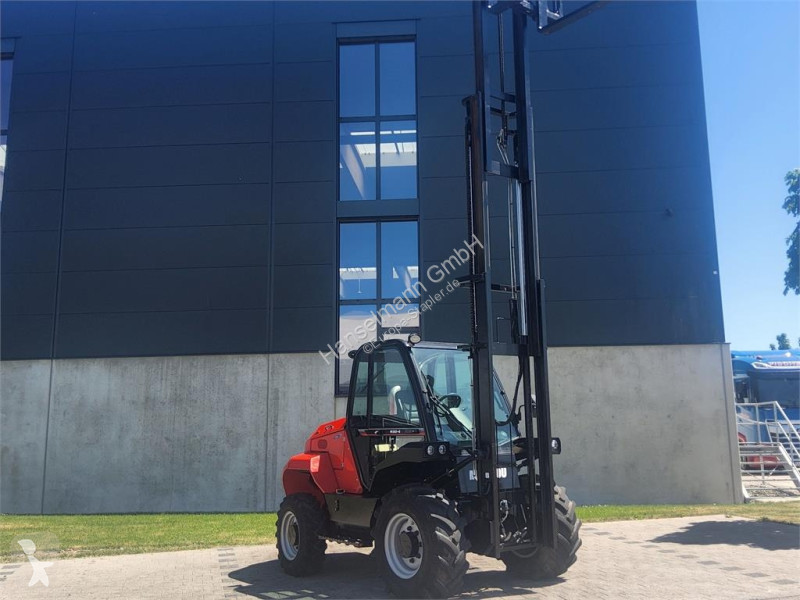 رافعة شوكية لجميع التضاريس Manitou 304