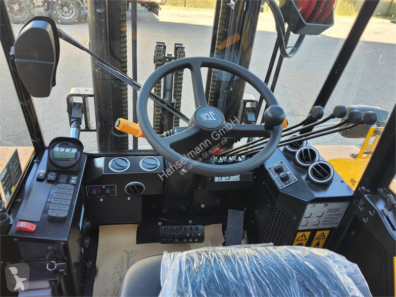رافعة شوكية لجميع التضاريس JCB 940-4 SV