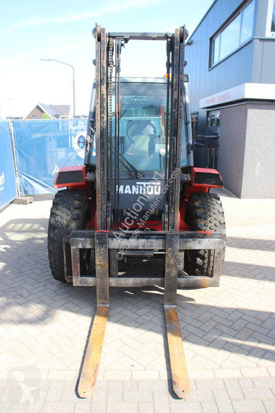 Внедорожный погрузчик Manitou