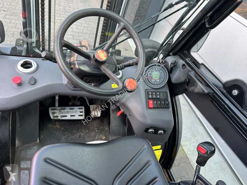 رافعة شوكية لجميع التضاريس Manitou