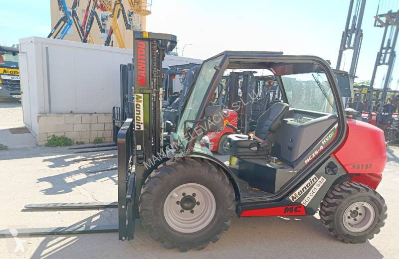 رافعة شوكية لجميع التضاريس Manitou MC 25-4 D K...