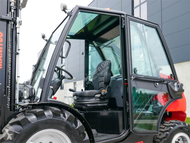 Carretilla todoterreno Manitou MC 25-4