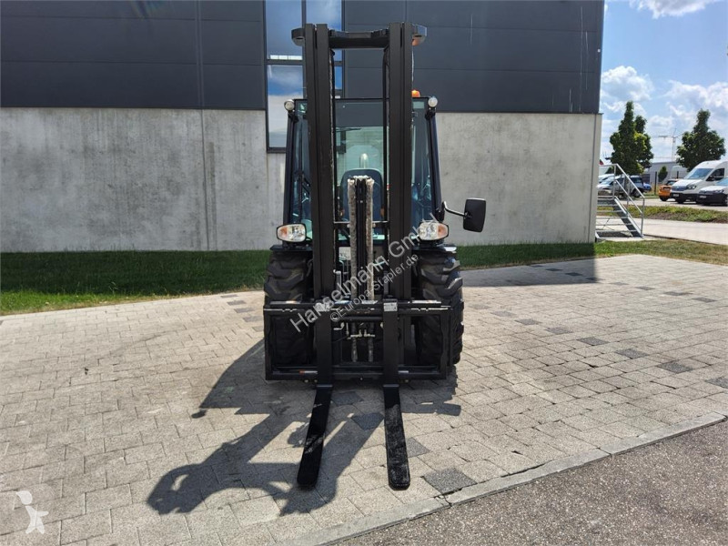 Високопроходим мотокар Manitou MC 304