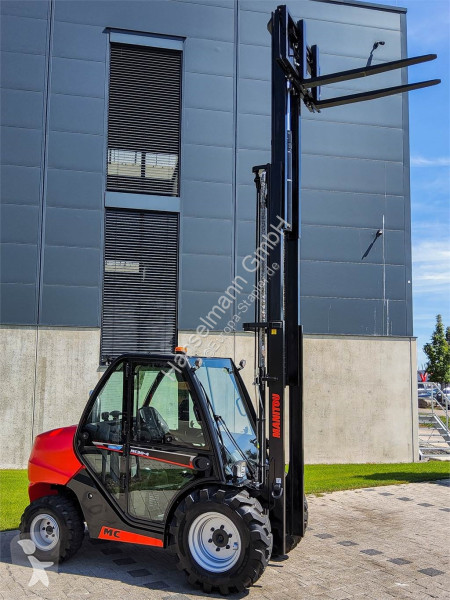 Stivuitor toate terenurile Manitou MC 30-4