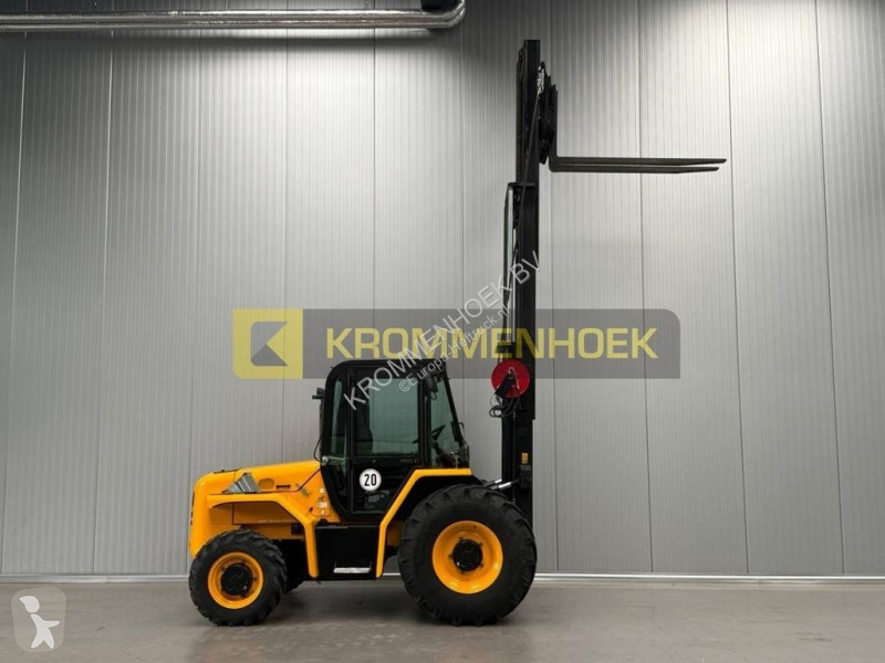 Chariot tout terrain JCB 940