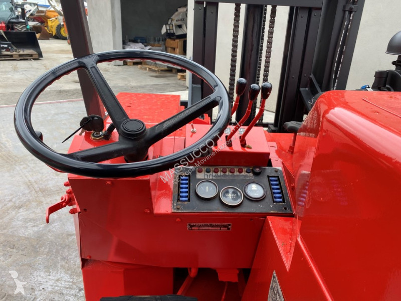 رافعة شوكية لجميع التضاريس Manitou MG20HP