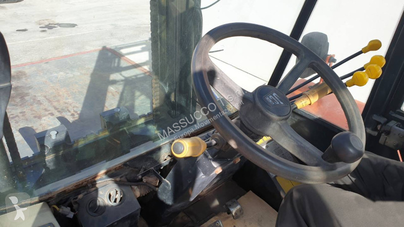 رافعة شوكية لجميع التضاريس JCB 940 4x2