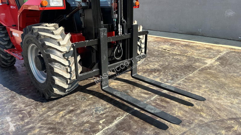 رافعة شوكية لجميع التضاريس Manitou 4x4