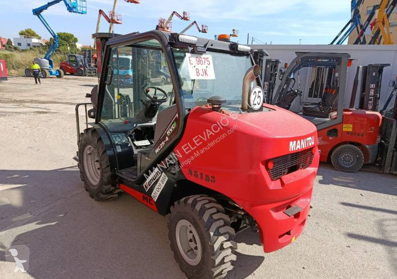 رافعة شوكية لجميع التضاريس Manitou MC 25-4 D K...