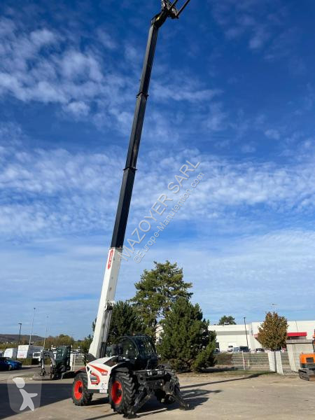 Телескопичен товарач Bobcat  T40.180SLPRC