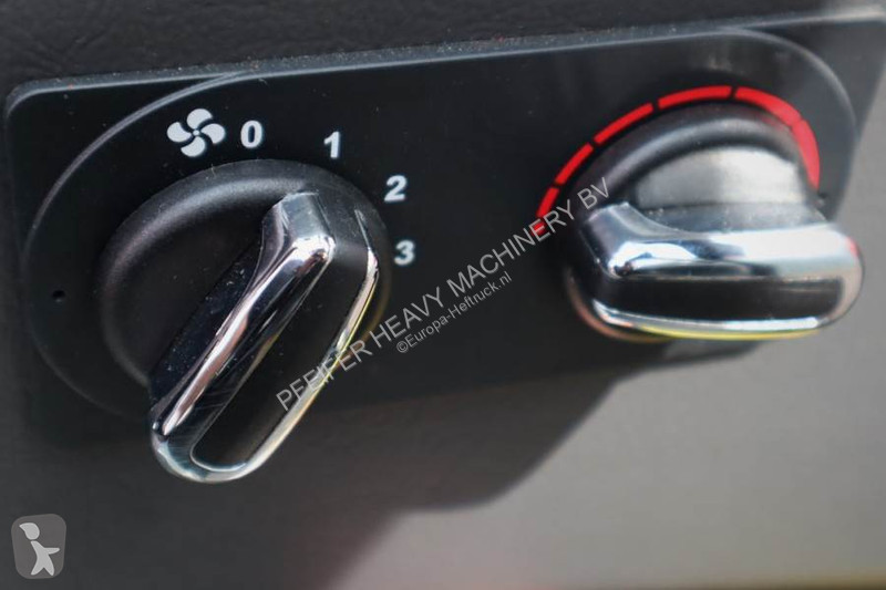 رافعة شوكية لجميع التضاريس Manitou MC25-4 Valid...