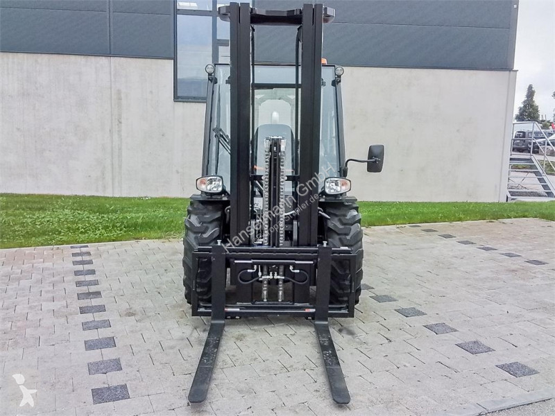 Chariot tout terrain Manitou MC 304