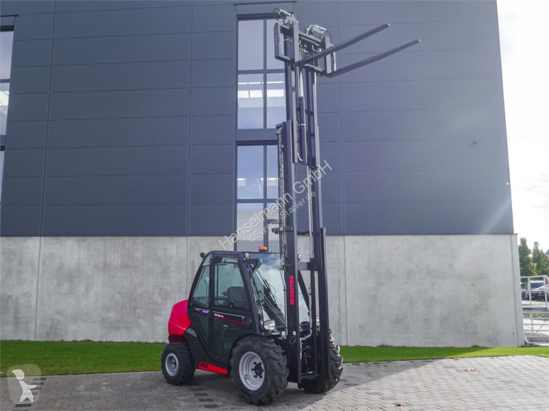 رافعة شوكية لجميع التضاريس Manitou MC 304
