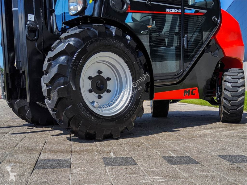 Stivuitor toate terenurile Manitou MC 30-4