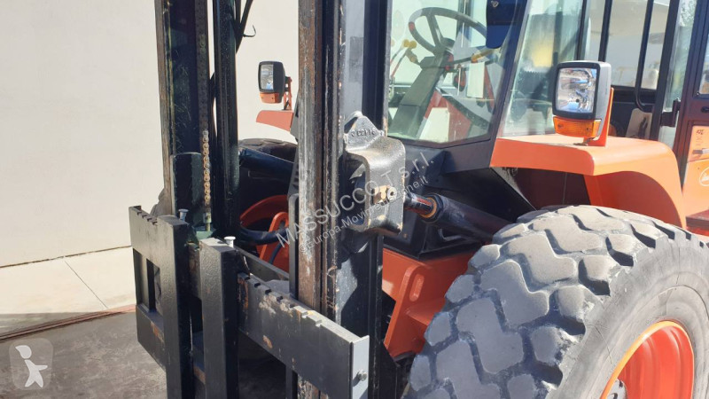 رافعة شوكية لجميع التضاريس JCB 940 4x2