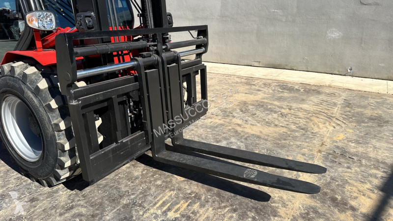 رافعة شوكية لجميع التضاريس Manitou MSI 50 4X2