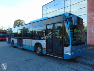 Autobús interurbano Mercedes