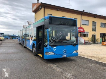 Autobús interurbano Mercedes