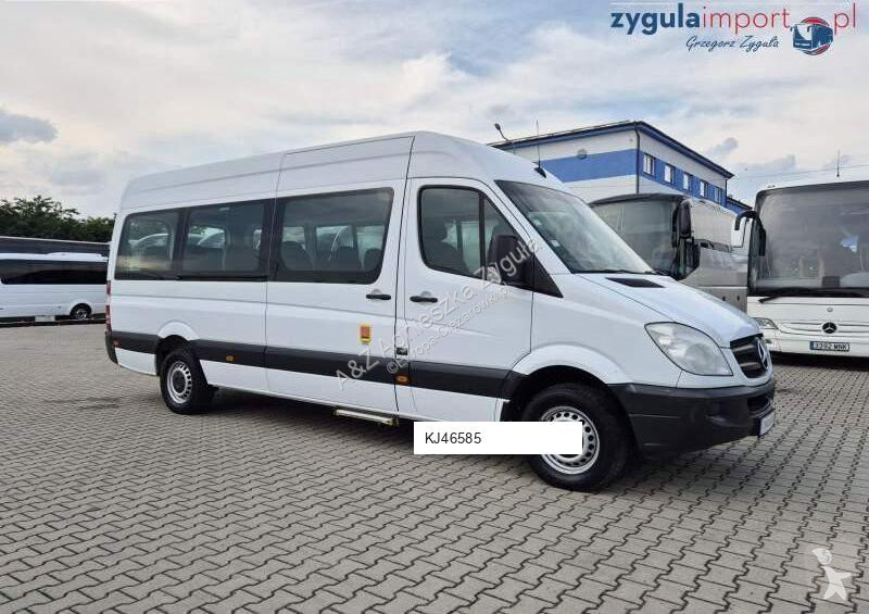 Autobuz Mercedes