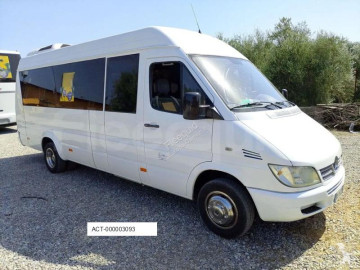 Autobús interurbano Mercedes