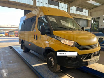 Училищен автобус Iveco
