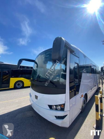 Autobús interurbano Isuzu