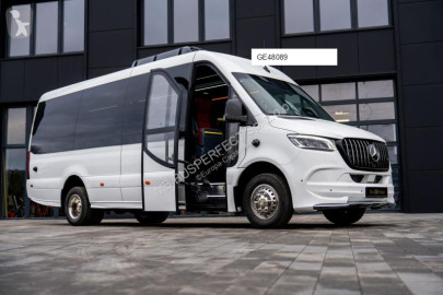 Autobús minibús Mercedes nuevo