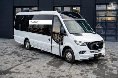 Autobus interurbain Mercedes neuf