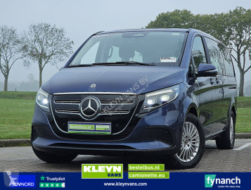 Autobussen minibus Mercedes