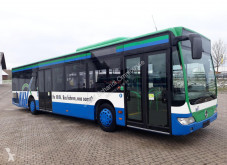 Mercedes vonalon közlekedő autóbusz O 530