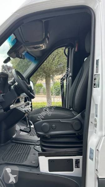 Autobus Mercedes 517 Multi neuf sur commande