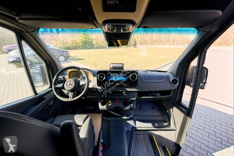 Autobuz Mercedes 519 cdi on stock