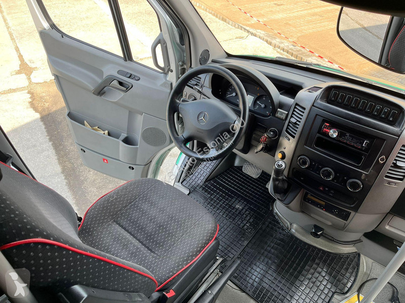 Autobus Mercedes 516 23 SEATS