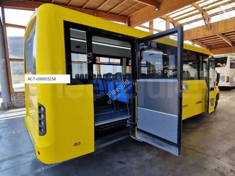 باص Iveco Indcar