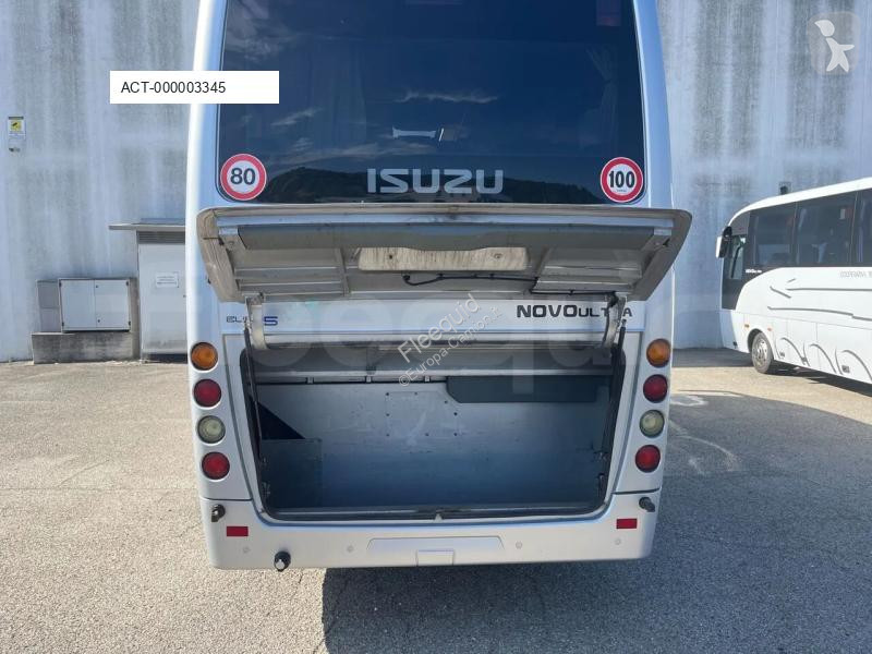 Bus Isuzu Novo
