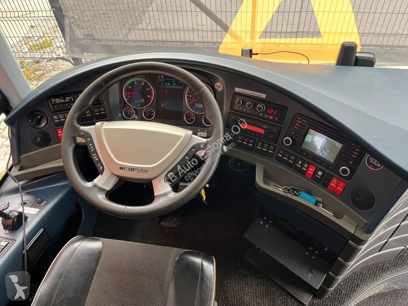 Buss Neoplan SKYLINER L 6x2*4 77 SEATS / AC /...