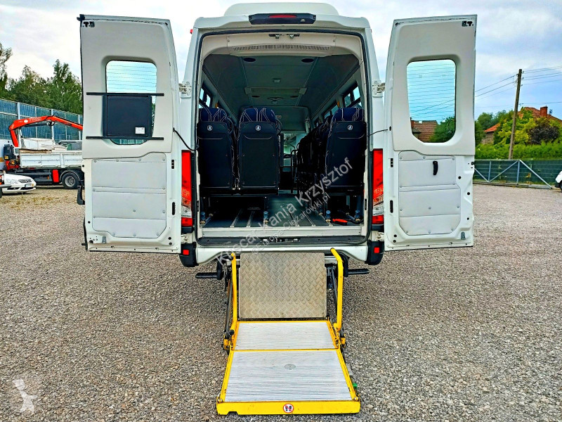 باص Iveco Line 60C17 24 Seats LIFT LIFT