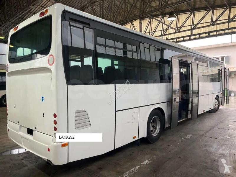 باص Iveco Recreo