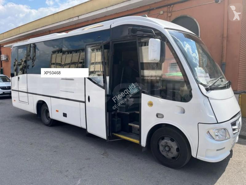 Autobús Mercedes 818