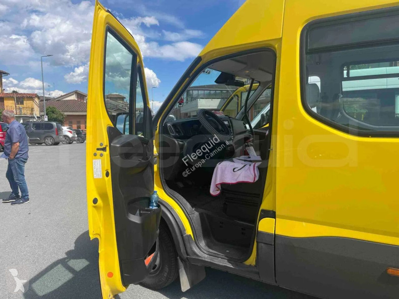 باص Iveco