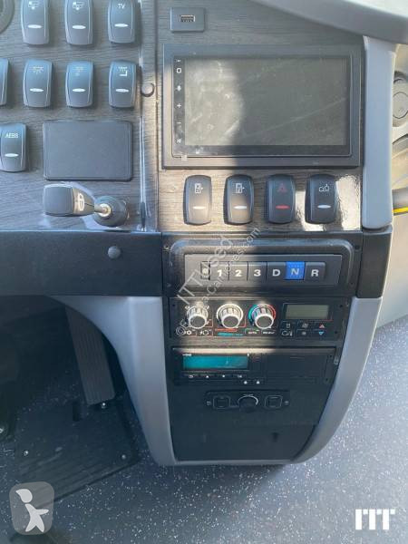 باص Isuzu Visigo