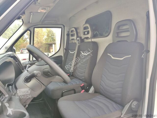 Véhicule utilitaire Iveco  DAILY - 35S16