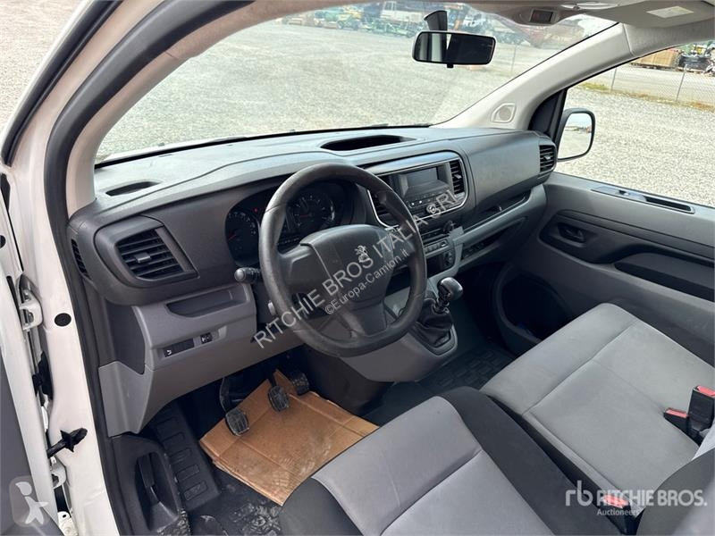 Veículo utilitário Peugeot 1.6 BlueHDI Premium...