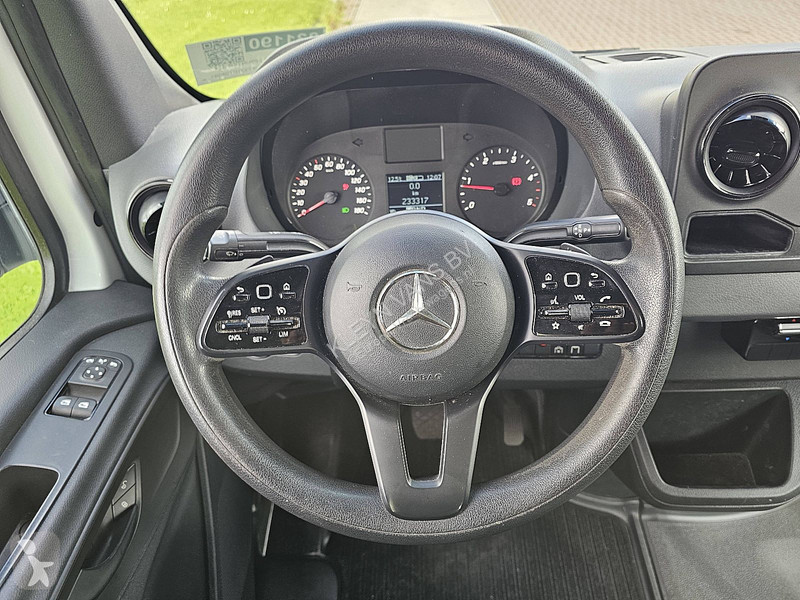 Véhicule utilitaire Mercedes 314 9 persoons LED...