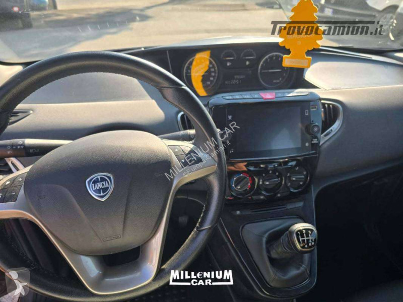 Véhicule utilitaire  LANCIA YPSILON GOLD HYBRID...