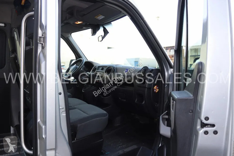 Autobus Renault / 5.6m / Lift / Manual / Handicap