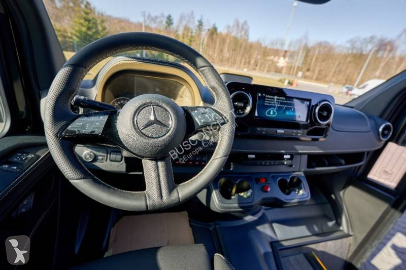 Autobuz Mercedes 519 cdi on stock