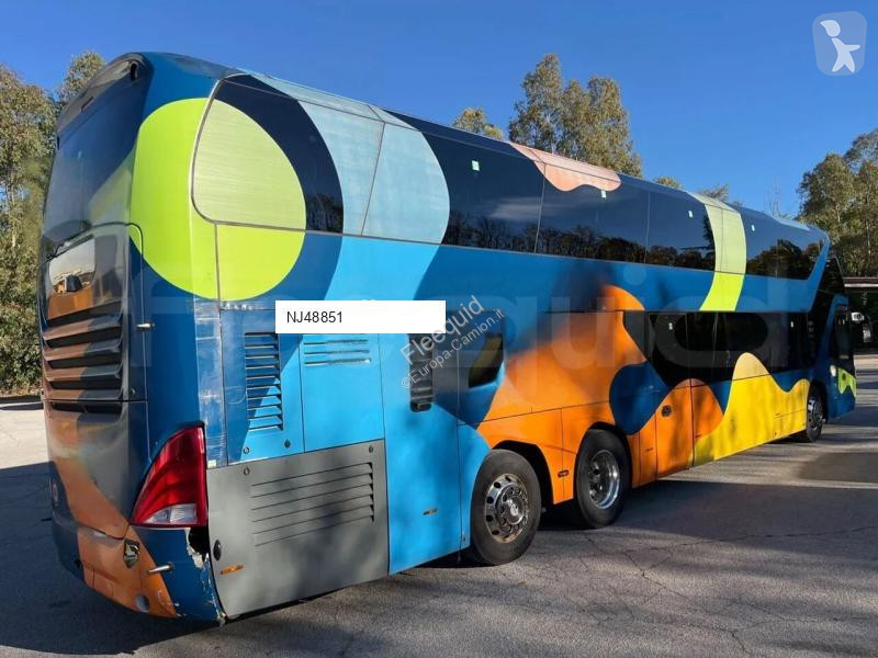 باص Neoplan Skyliner