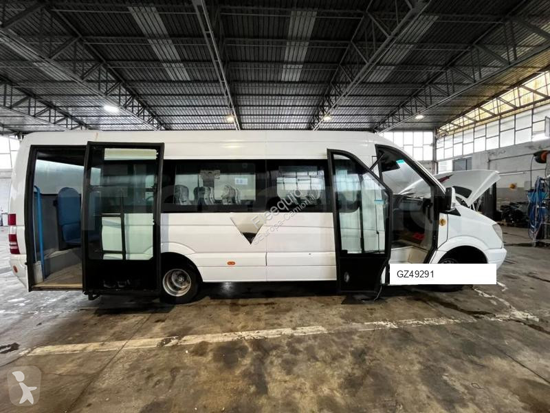 باص Mercedes